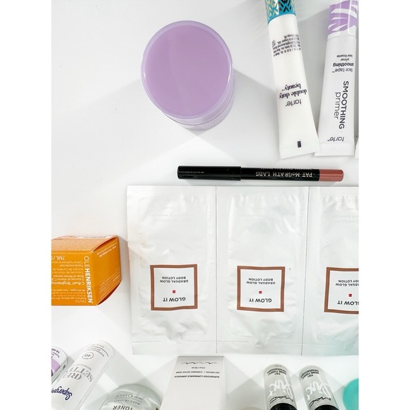 Beauty Bundle Assortment - Picture 5 of 9